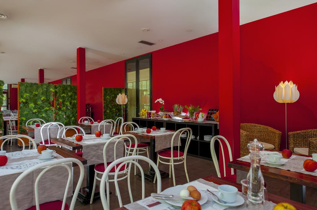 G Hotel Pomezia Exterior foto